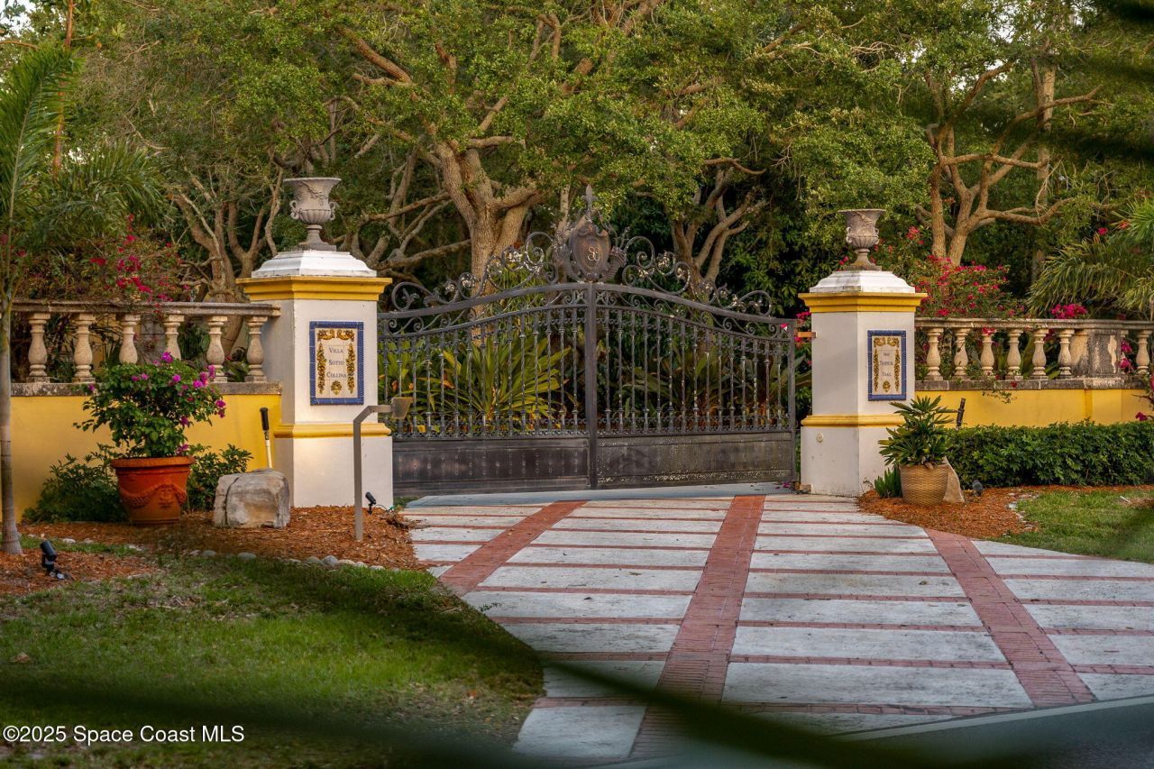 9340 S Tropical Trail, Merritt Island, FL 32952 Photo