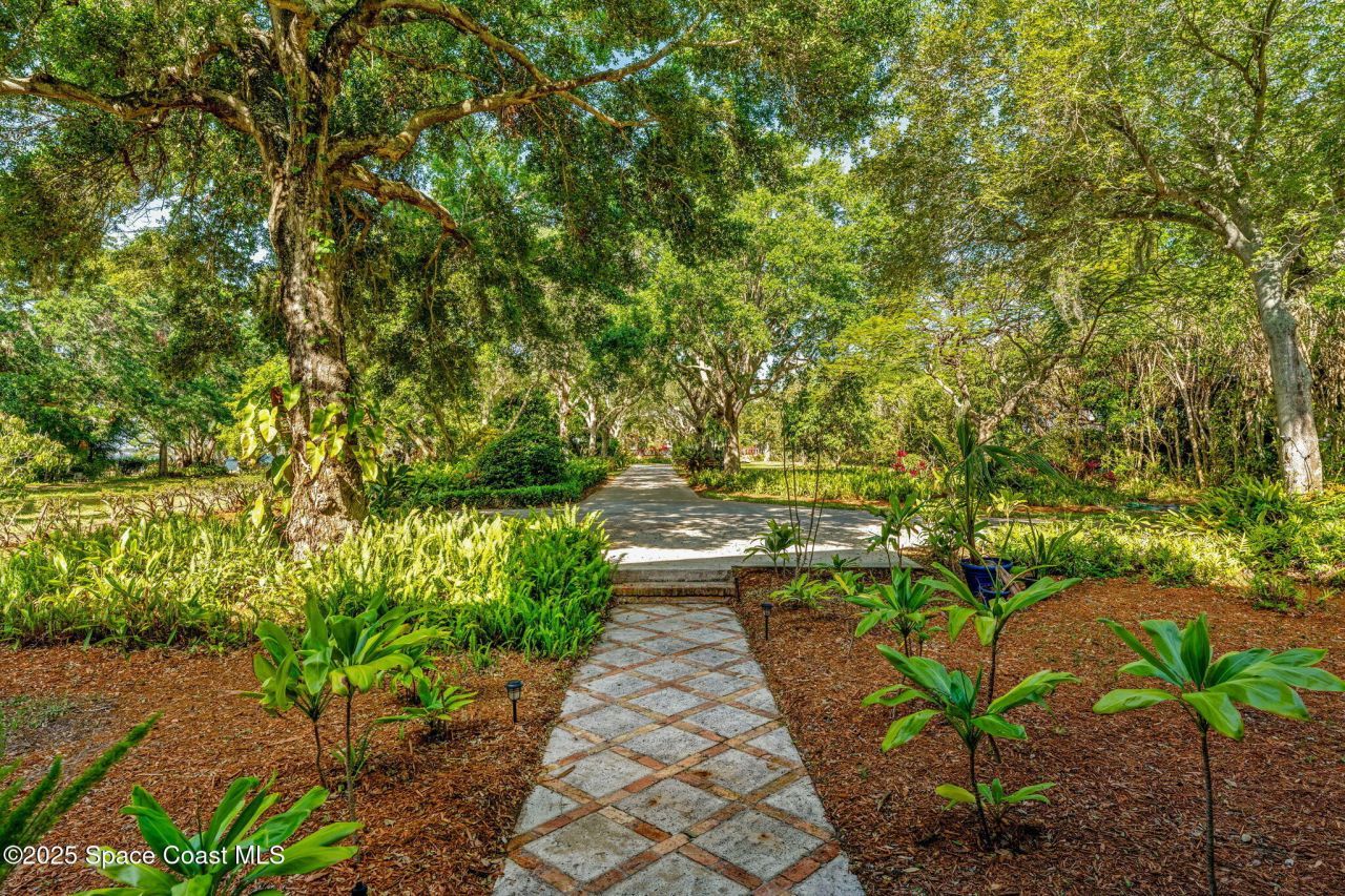 9340 S Tropical Trail, Merritt Island, FL 32952 Photo