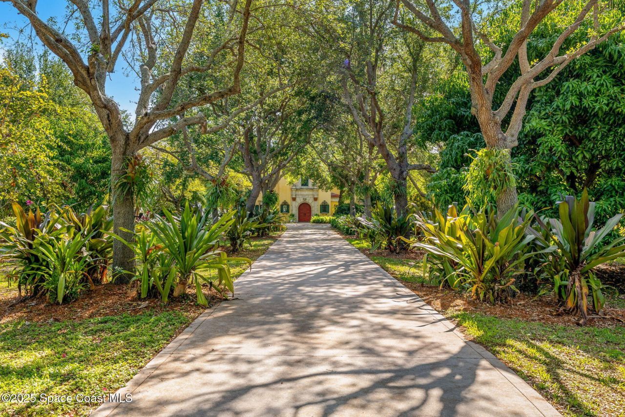 9340 S Tropical Trail, Merritt Island, FL 32952 Photo