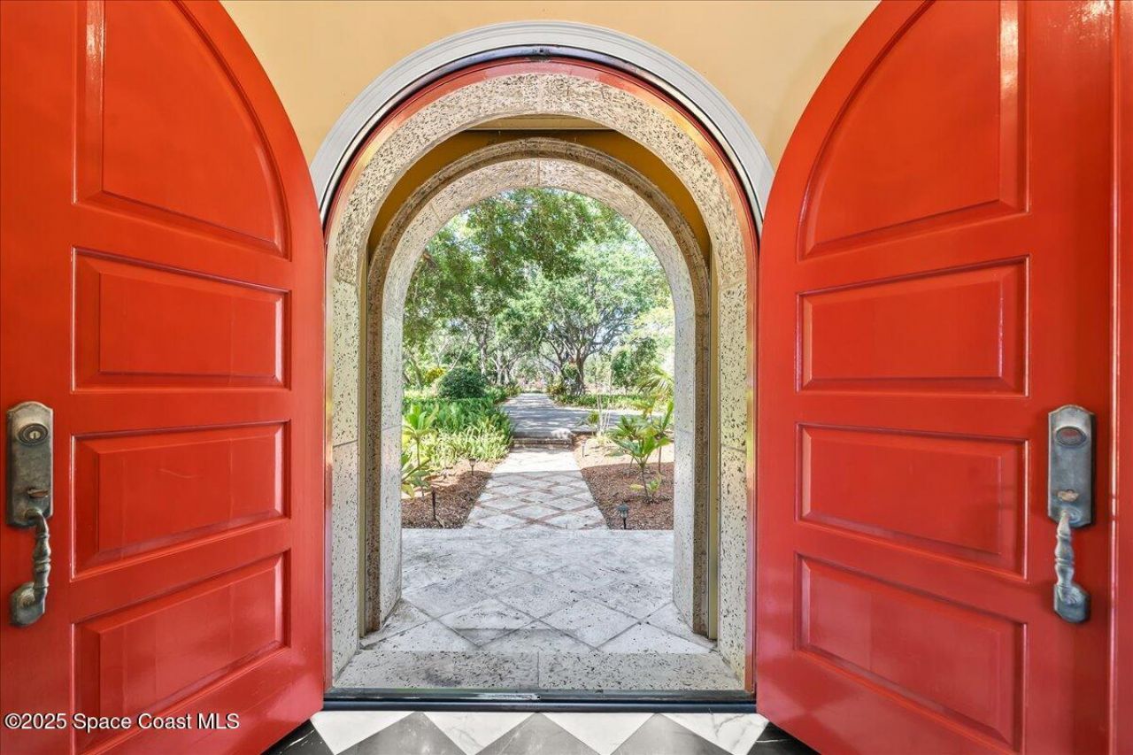 9340 S Tropical Trail, Merritt Island, FL 32952 Photo