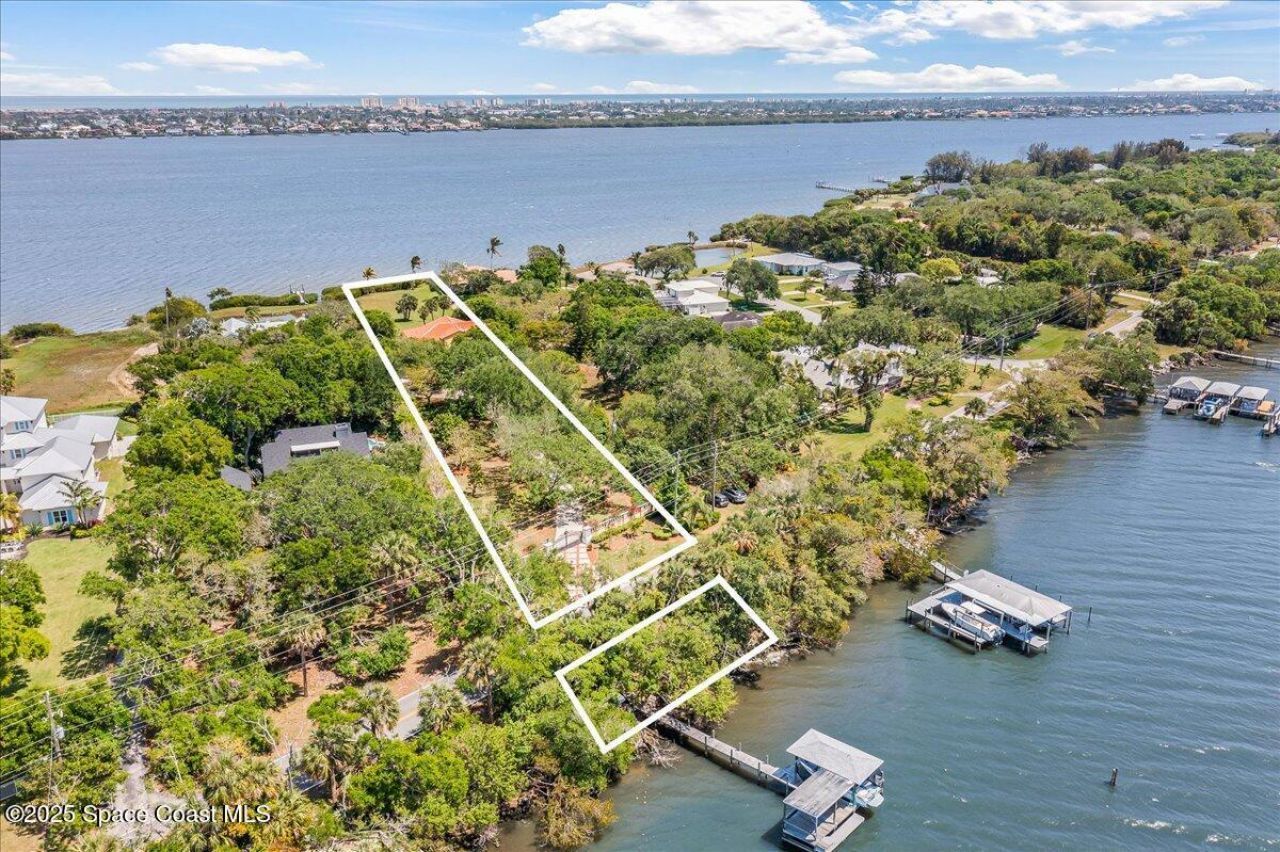 9340 S Tropical Trail, Merritt Island, FL 32952 Photo