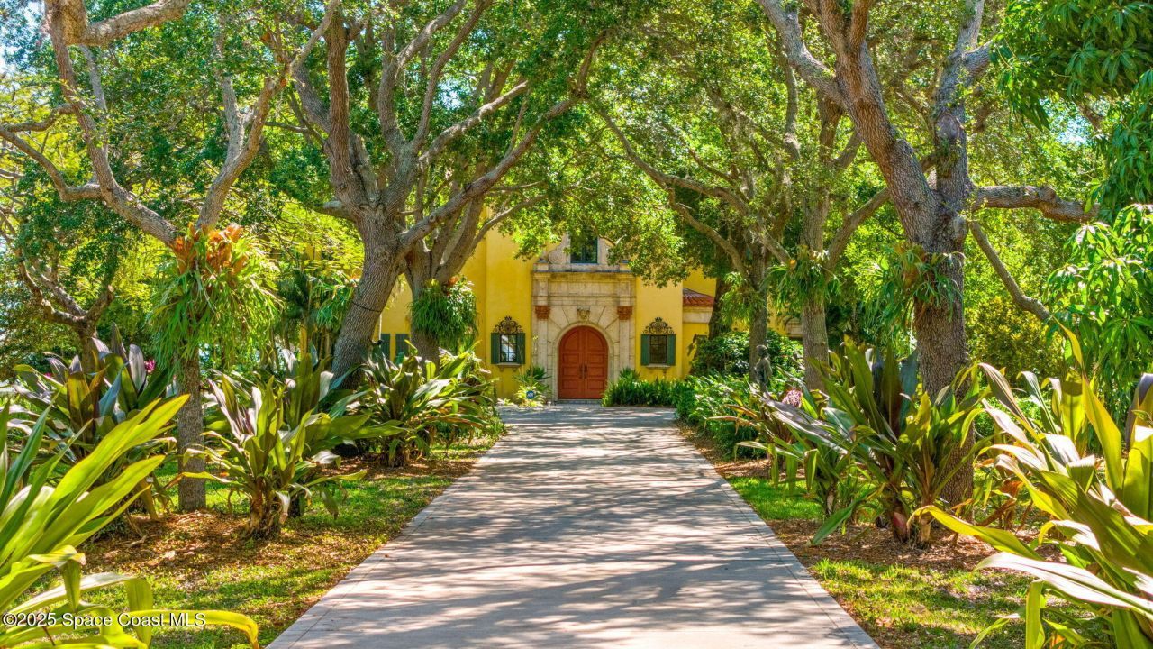 9340 S Tropical Trail, Merritt Island, FL 32952 Photo