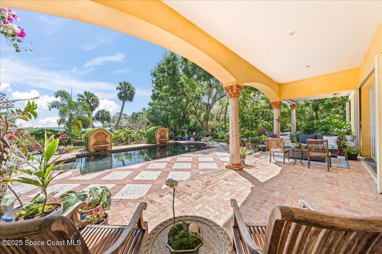 9340 S Tropical Trail, Merritt Island, FL 32952 Photo