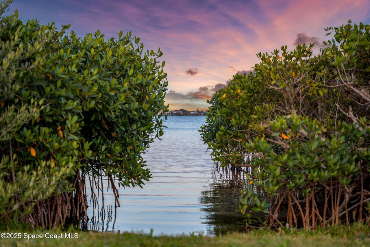 9340 S Tropical Trail, Merritt Island, FL 32952 Photo