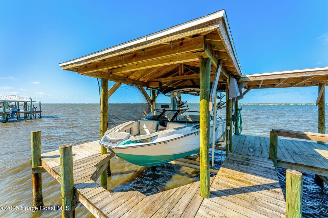 9340 S Tropical Trail, Merritt Island, FL 32952 Photo