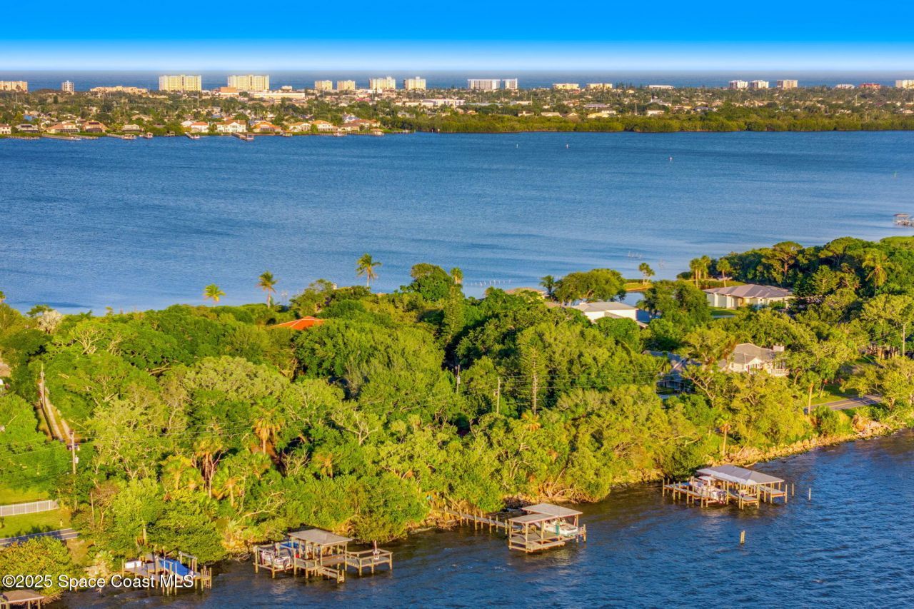 9340 S Tropical Trail, Merritt Island, FL 32952 Photo