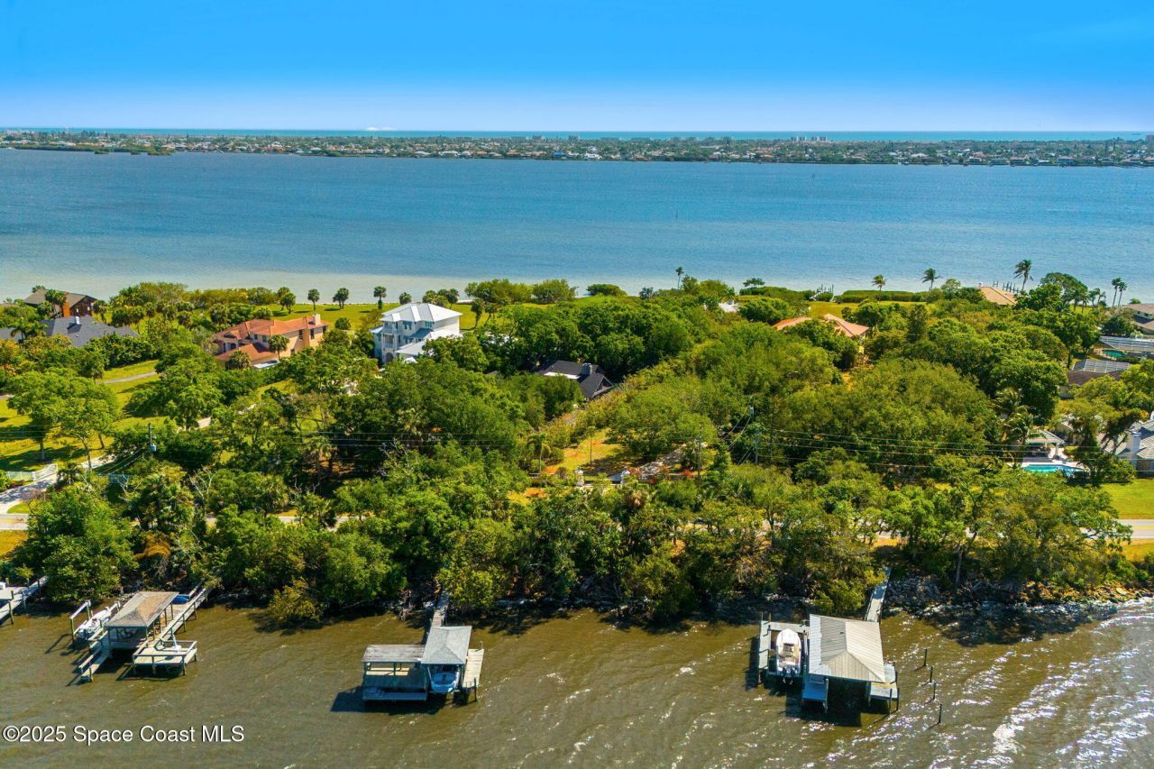 9340 S Tropical Trail, Merritt Island, FL 32952 Photo