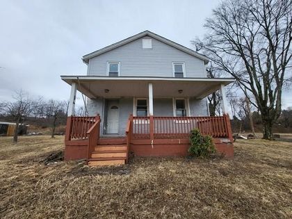 12 Hampton Road Marlboro, NY 12542