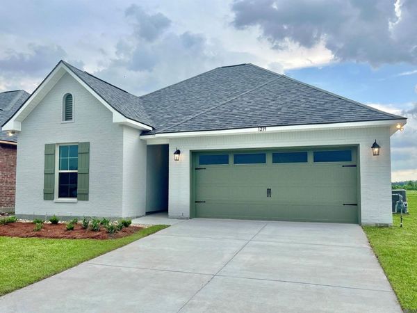 1239 Elliston Dr, Gonzales, LA 70737