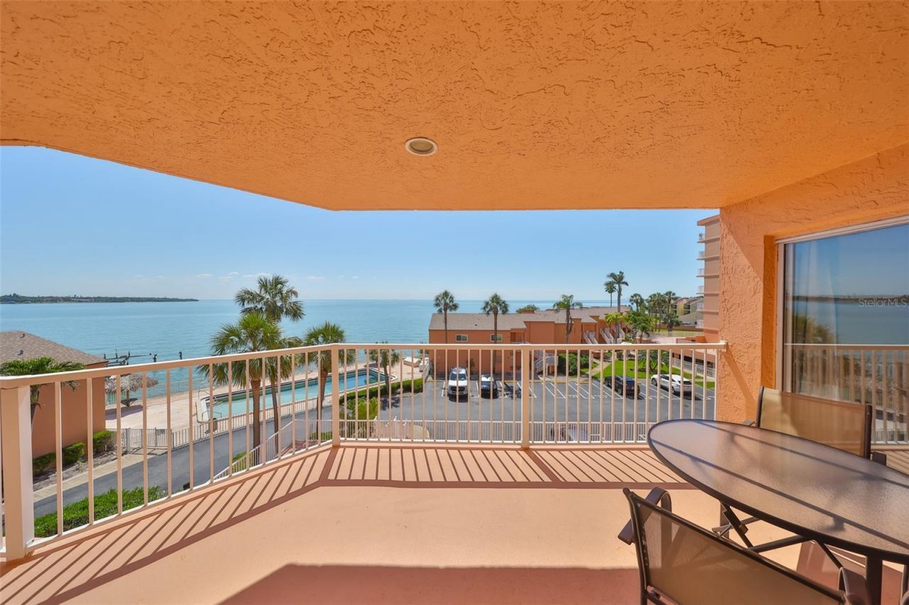 7430 Sunshine Skyway Lane S, Unit 403, Saint Petersburg, FL 33711 Photo