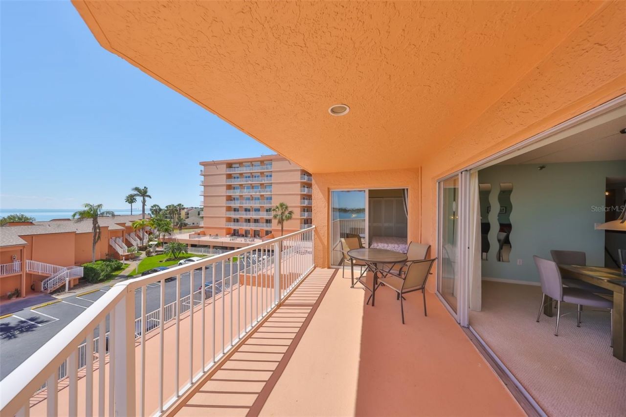 7430 Sunshine Skyway Lane S, Unit 403, Saint Petersburg, FL 33711 Photo