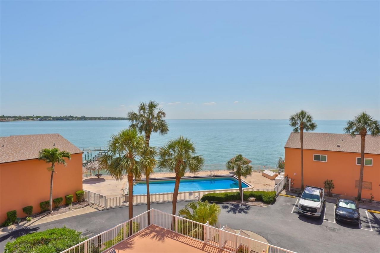 7430 Sunshine Skyway Lane S, Unit 403, Saint Petersburg, FL 33711 Photo