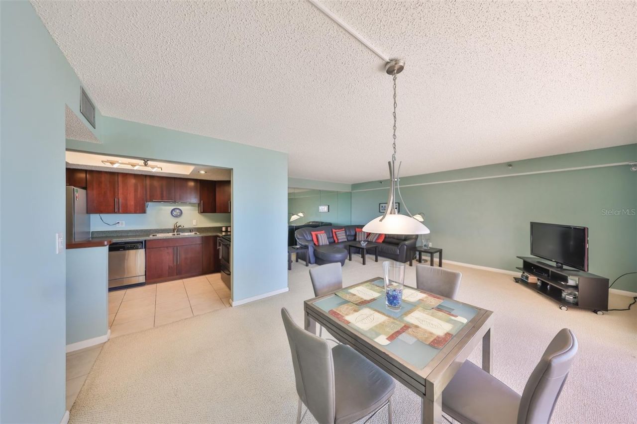 7430 Sunshine Skyway Lane S, Unit 403, Saint Petersburg, FL 33711 Photo