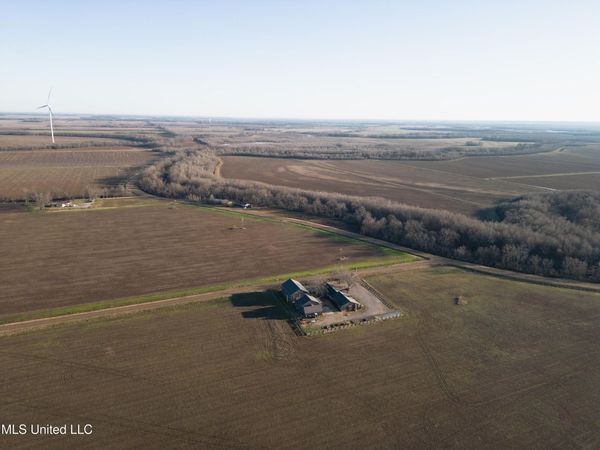 1640 Rowe Road, Dundee, MS 38626