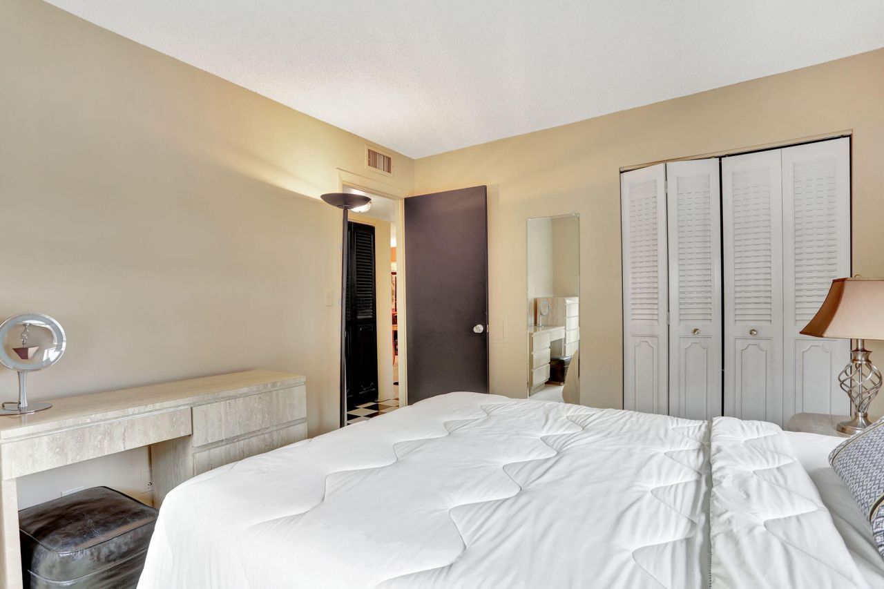 2951 NW 46th Avenue, Unit 201, Lauderdale Lakes, FL 33313 Photo