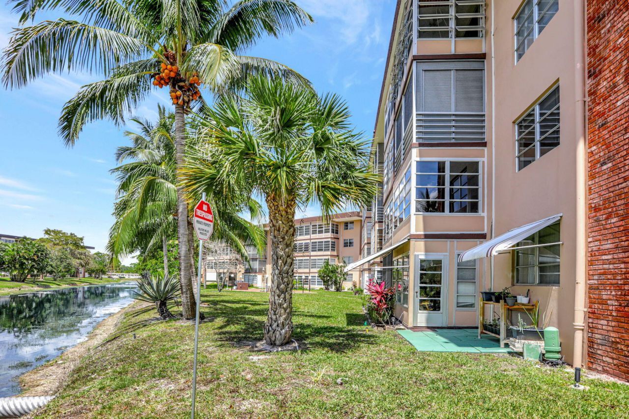2951 NW 46th Avenue, Unit 201, Lauderdale Lakes, FL 33313 Photo