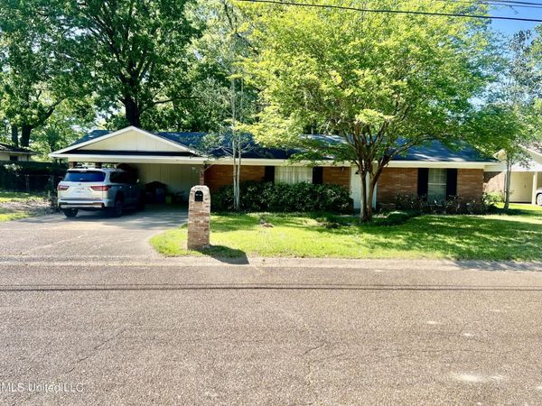 136 Pecanwood Drive, Natchez, MS 39120