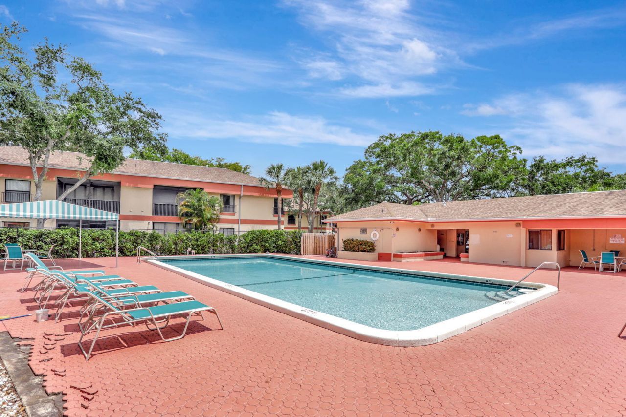 4165 Carambola Circle S, Unit 2162, Coconut Creek, FL 33066 Photo