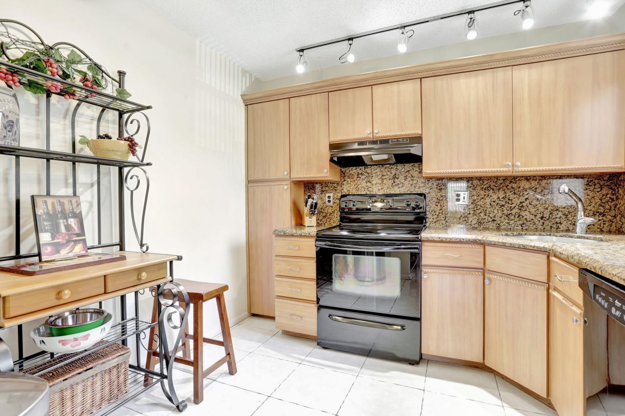 4165 Carambola Circle S, Unit 2162, Coconut Creek, FL 33066 Photo