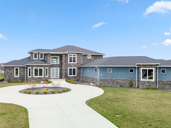 13777 Aslan Passage, Fort Wayne, IN 46845