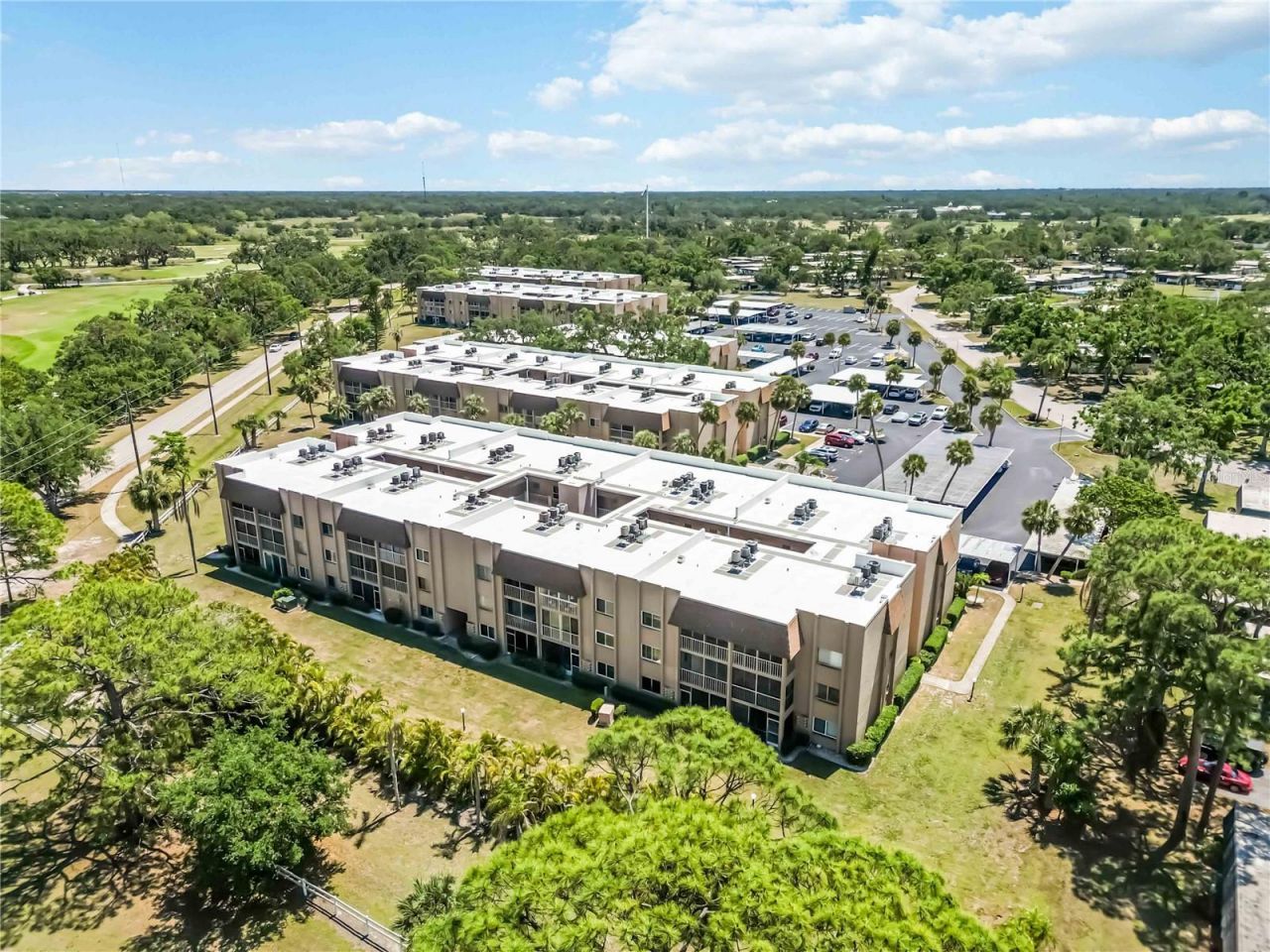 1540 Glen Oaks Drive E, Unit B225, Sarasota, FL 34232 Photo