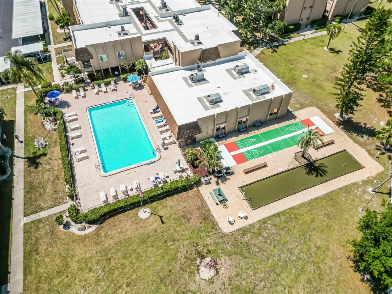 1540 Glen Oaks Drive E, Unit B225, Sarasota, FL 34232 Photo