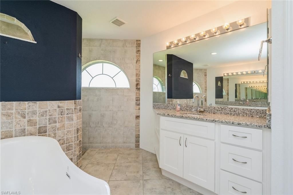 1921 SE 12th St, Cape Coral, FL 33990 Photo