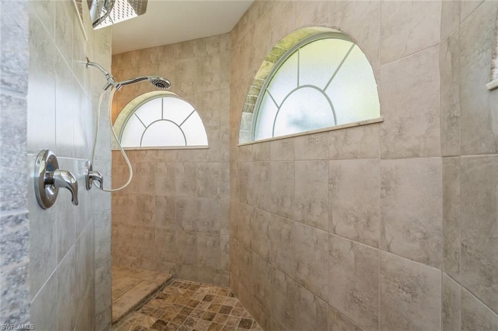 1921 SE 12th St, Cape Coral, FL 33990 Photo