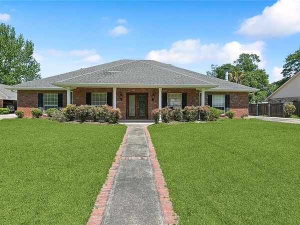 208 WOODBRIDGE Boulevard, Hammond, LA 70401