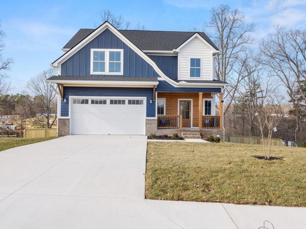 42 Battle Bluff Dr, Rossville, GA 30741