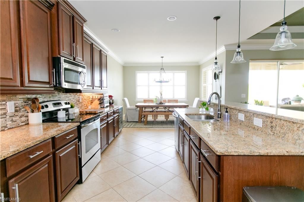 2604 Stonyhill Ct, Cape Coral, FL 33991 Photo