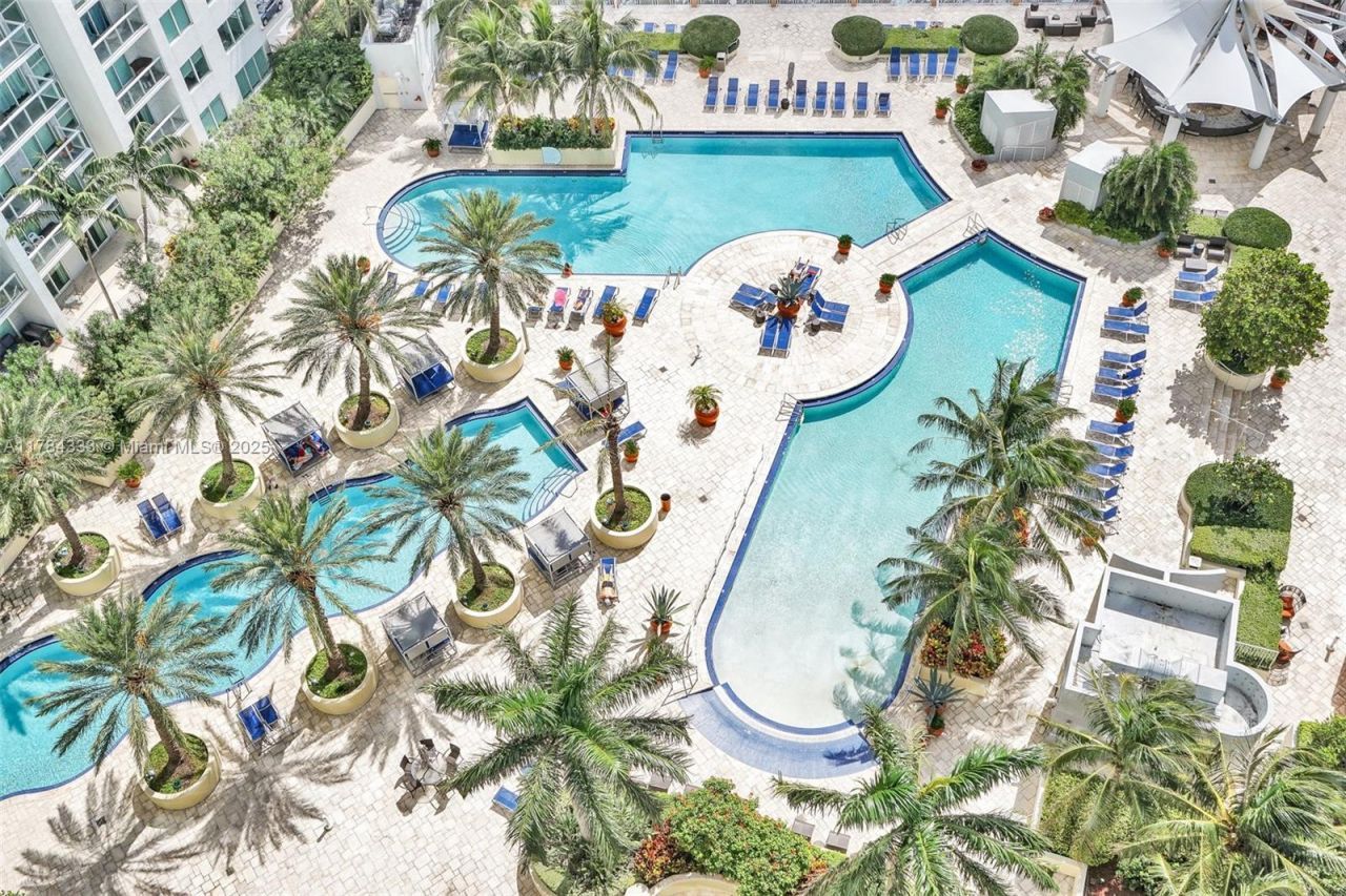 253 NE 2nd St, Unit 1008, Miami, FL 33132 Photo