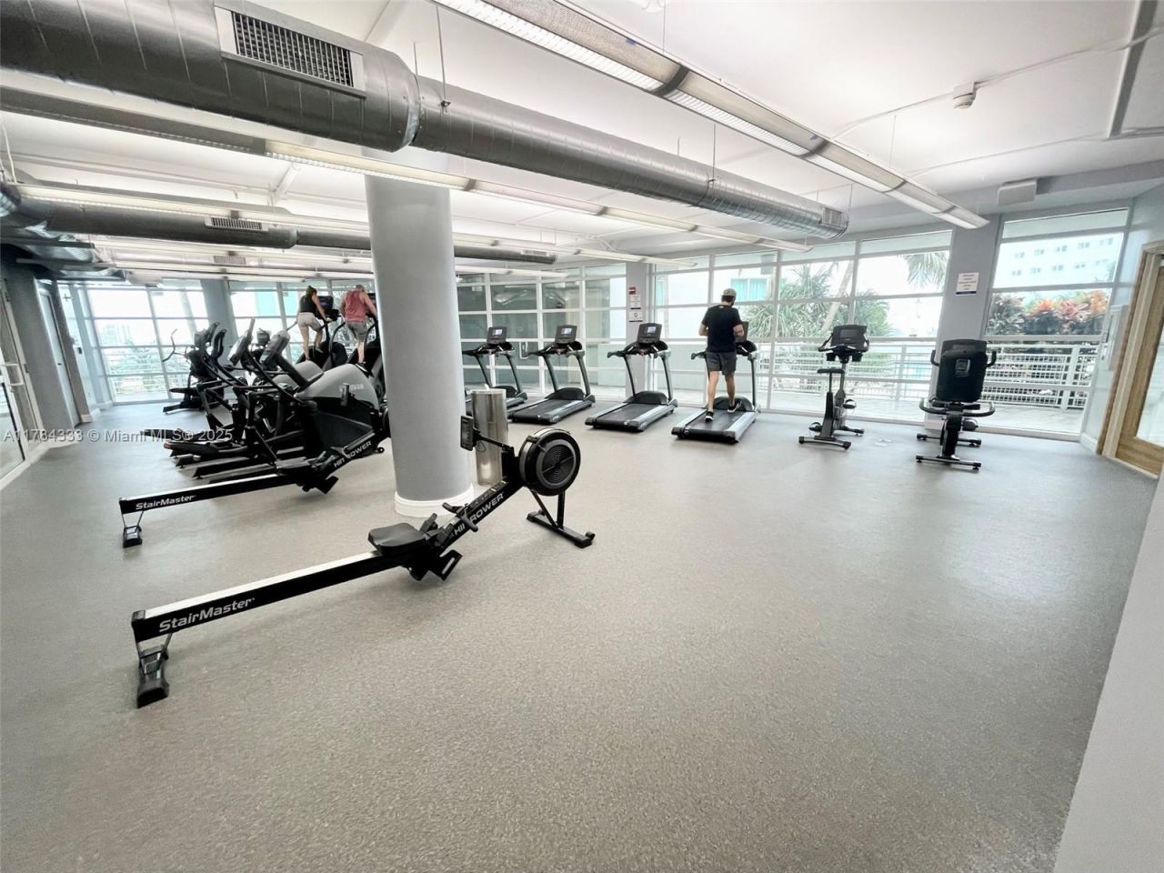 253 NE 2nd St, Unit 1008, Miami, FL 33132 Photo