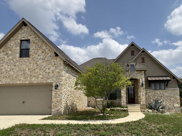 229 Strasbourg St, Castroville, TX 78009