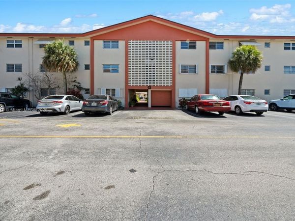 5300 Washington St, Unit G323, Hollywood, FL 33021