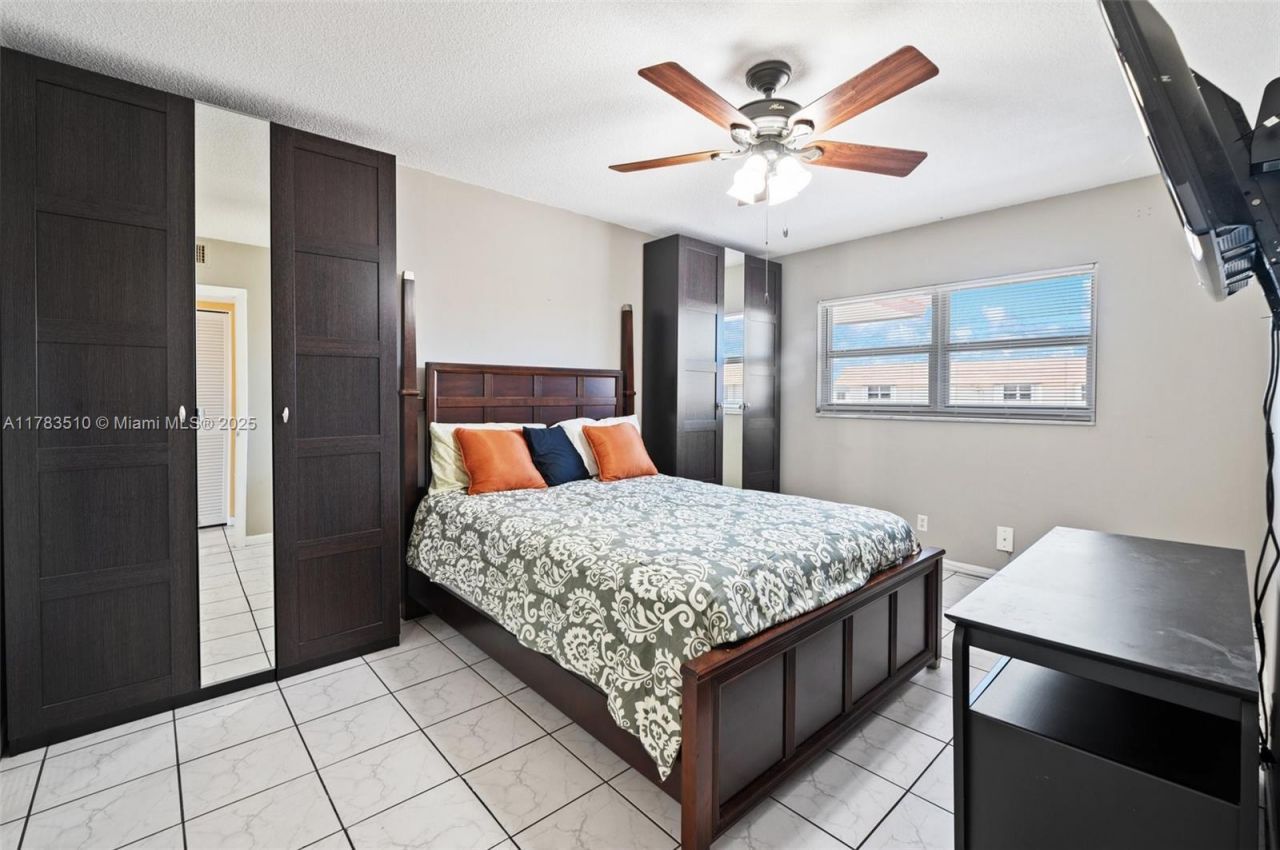 5300 Washington St, Unit G323, Hollywood, FL 33021 Photo