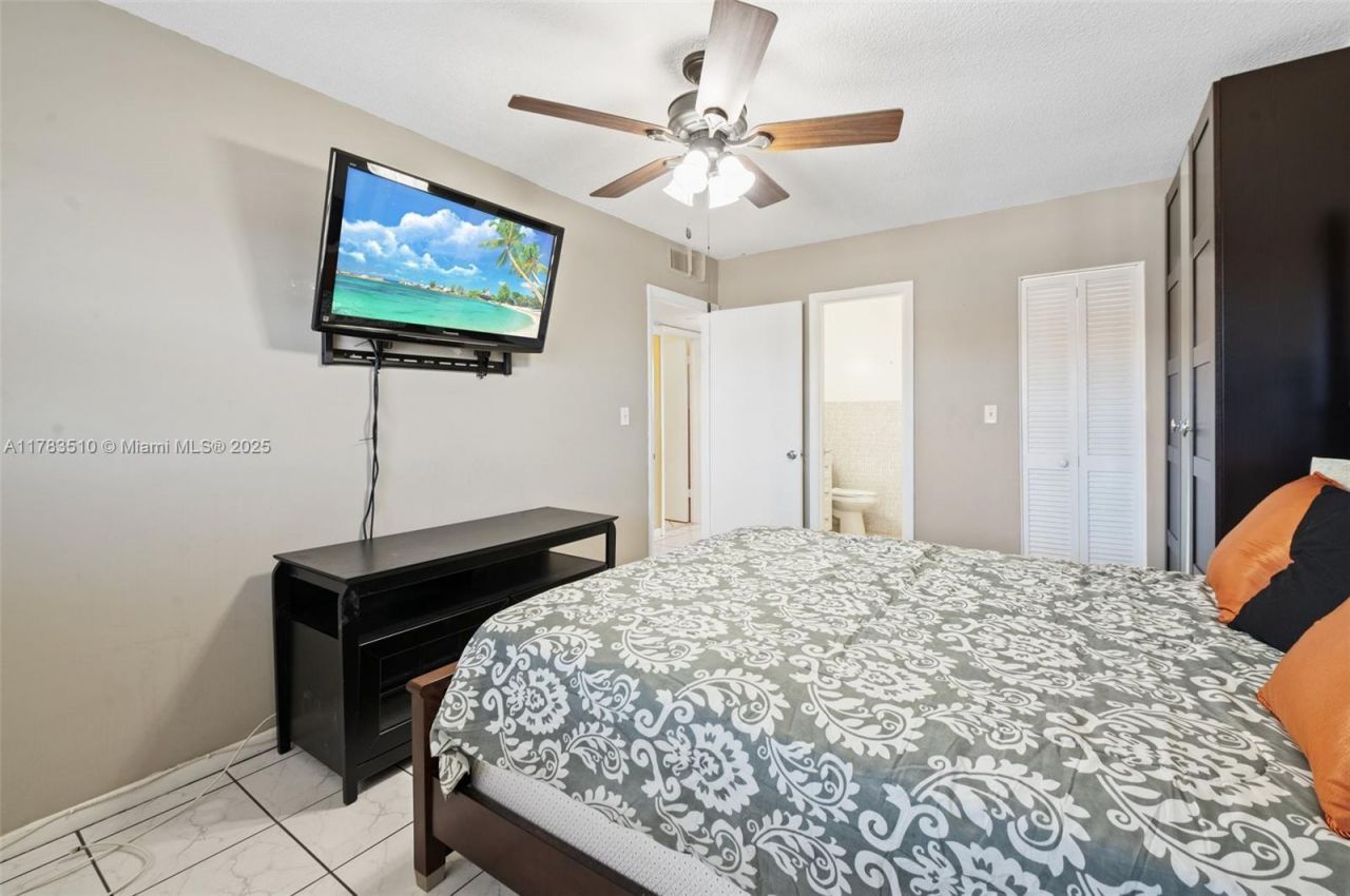 5300 Washington St, Unit G323, Hollywood, FL 33021 Photo