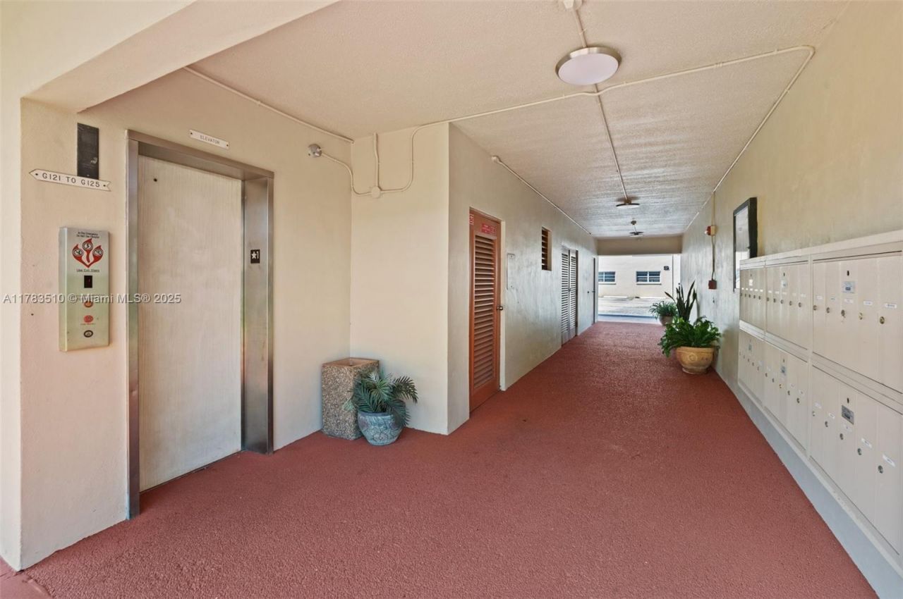 5300 Washington St, Unit G323, Hollywood, FL 33021 Photo