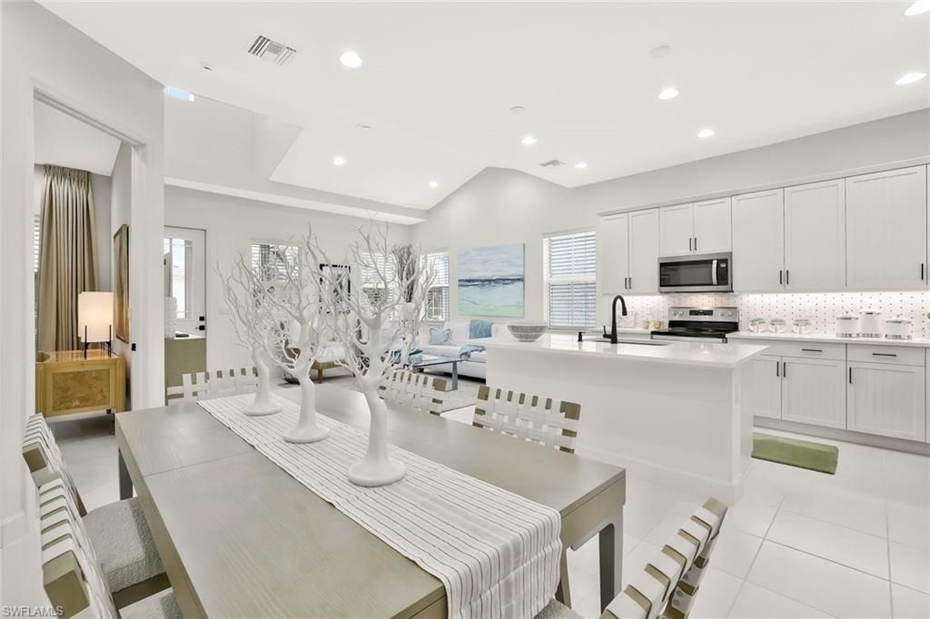 7295 Cayo Coco Ln, Naples, FL 34113 Photo