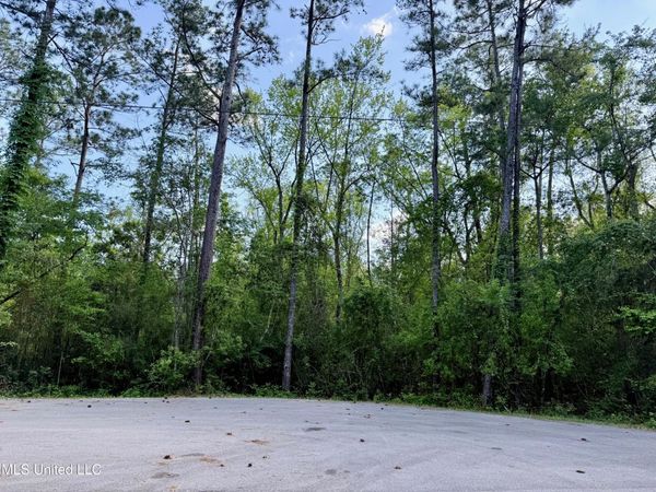 6318 Banyan Place, Diamondhead, MS 39525