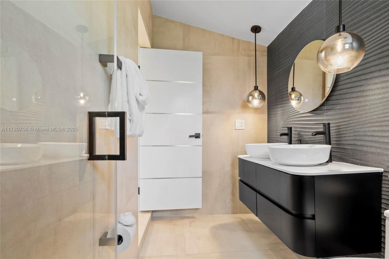 281 NE 48th Ter, Miami, FL 33137 Photo