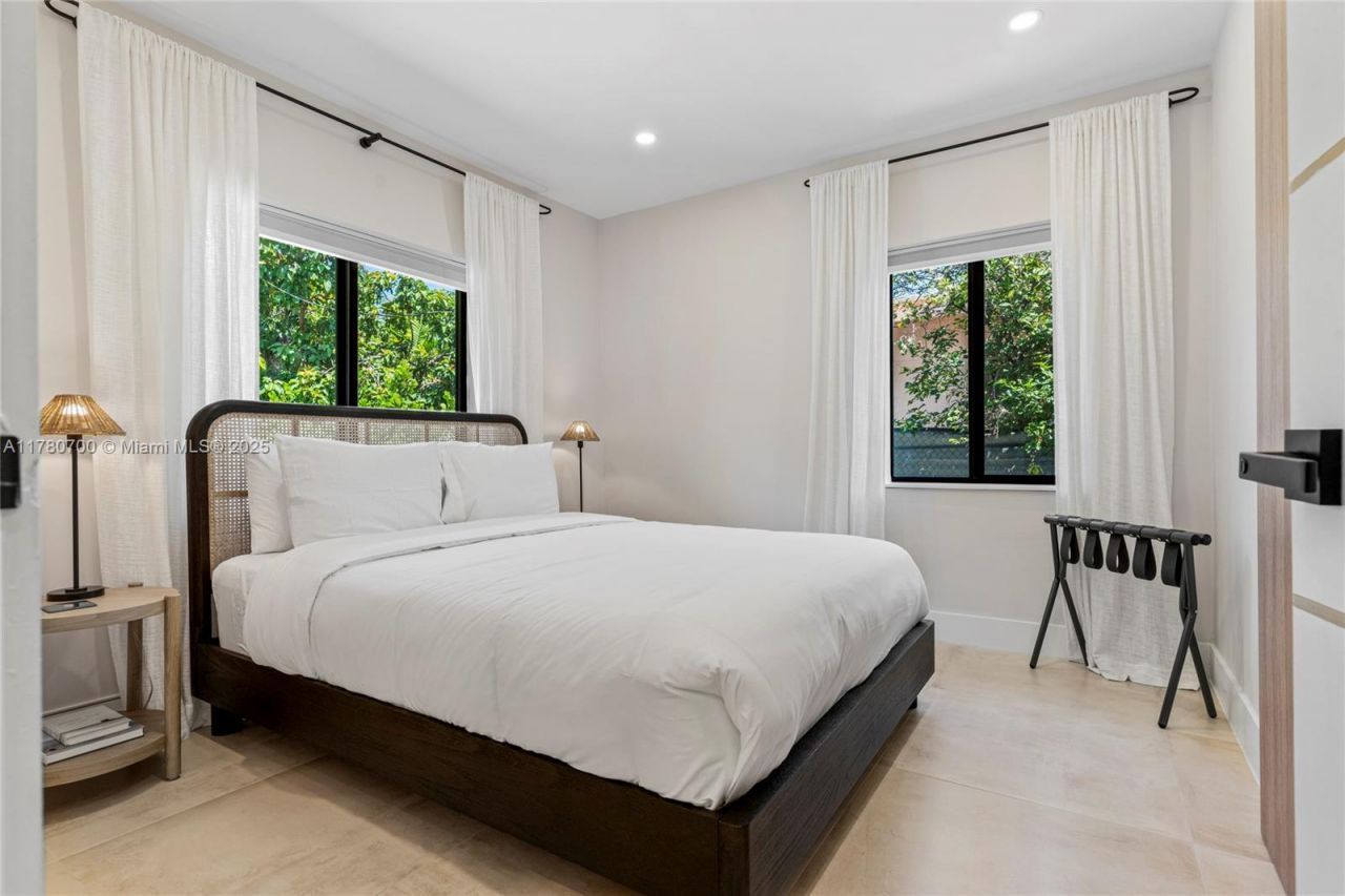 281 NE 48th Ter, Miami, FL 33137 Photo