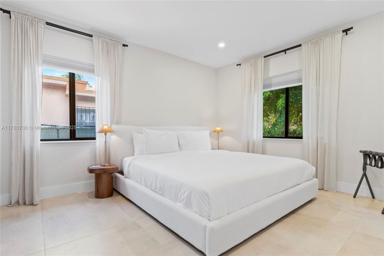 281 NE 48th Ter, Miami, FL 33137 Photo