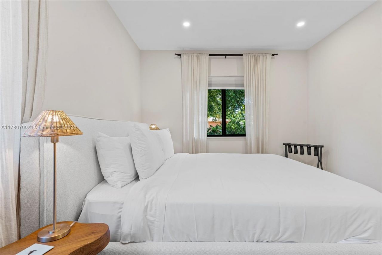 281 NE 48th Ter, Miami, FL 33137 Photo