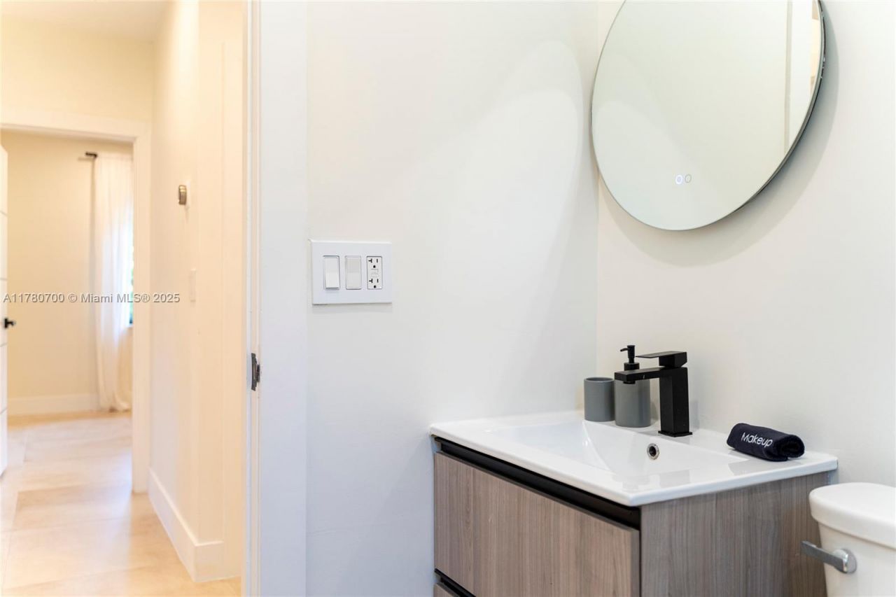 281 NE 48th Ter, Miami, FL 33137 Photo