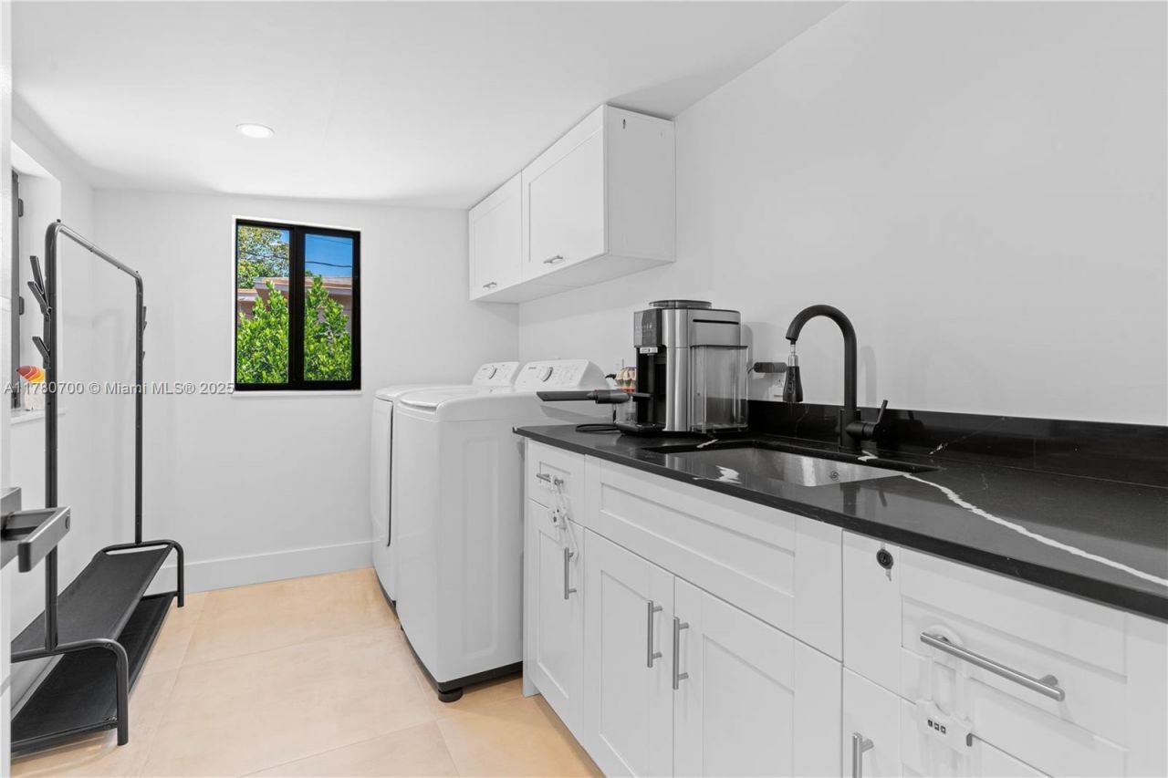 281 NE 48th Ter, Miami, FL 33137 Photo