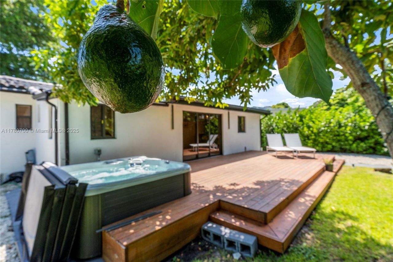 281 NE 48th Ter, Miami, FL 33137 Photo