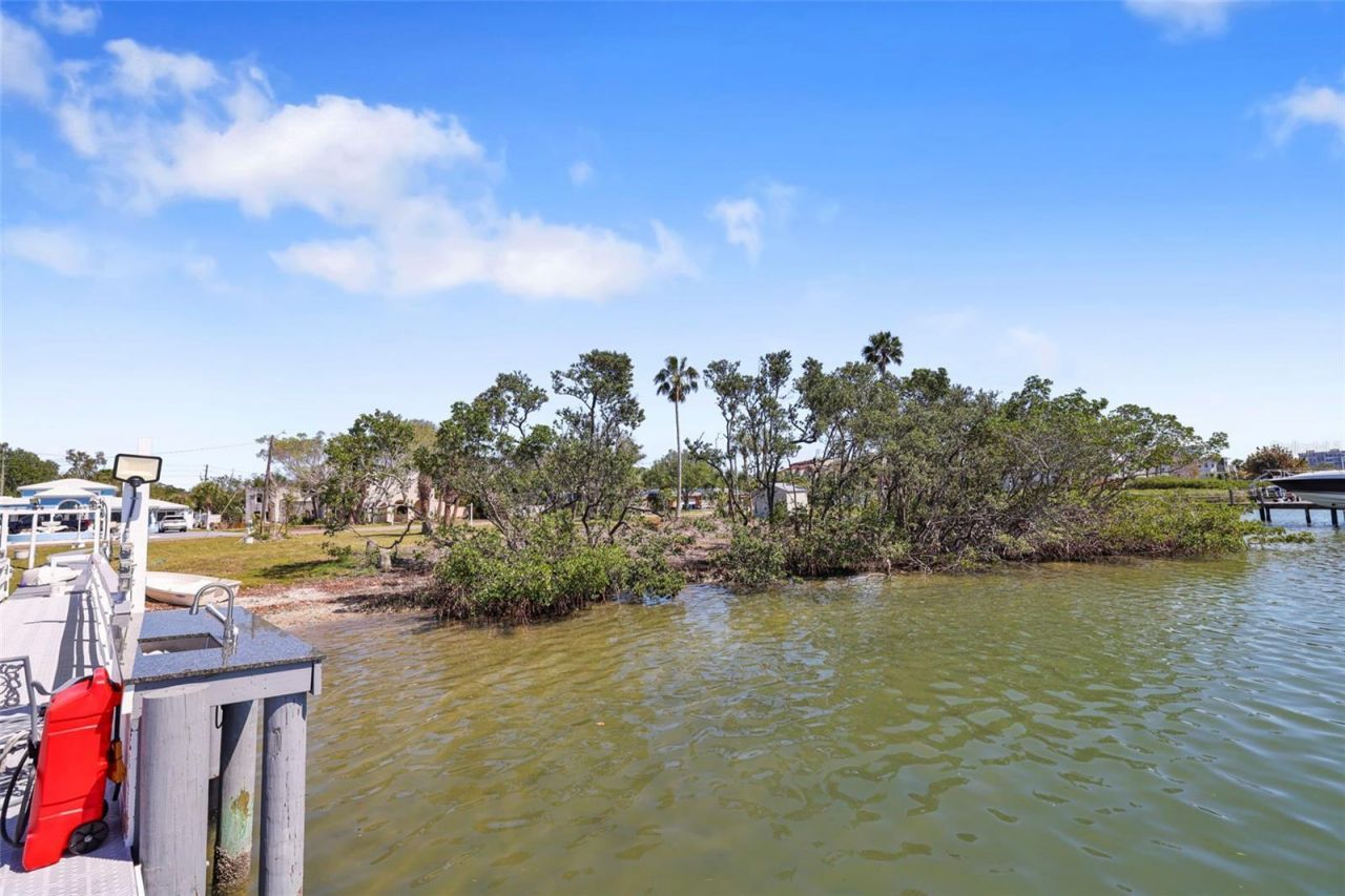 636 Sunset Drive S, Saint Petersburg, FL 33707 Photo