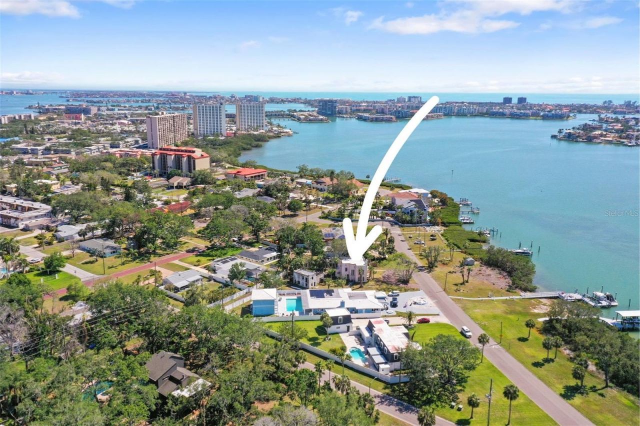 636 Sunset Drive S, Saint Petersburg, FL 33707 Photo