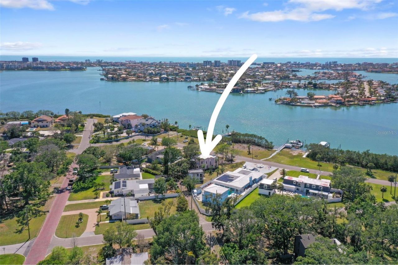 636 Sunset Drive S, Saint Petersburg, FL 33707 Photo